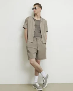 Beige Regular Fit Textured Cargo Shorts