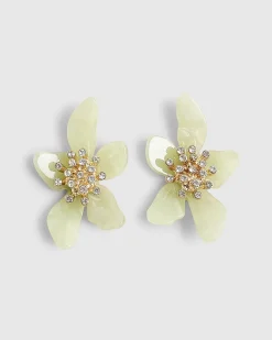 Green flower resin stud earrings