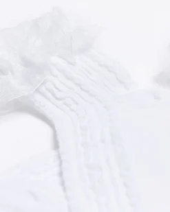 White frill ankle socks